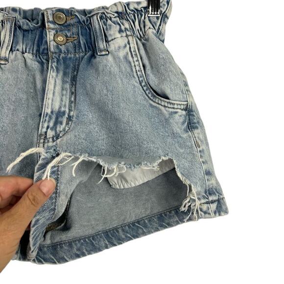 SO Paper Bag Elastic Waist High Rise Mom Light Blue Denim Shorts Juniors' 1/25W - Picture 5 of 12